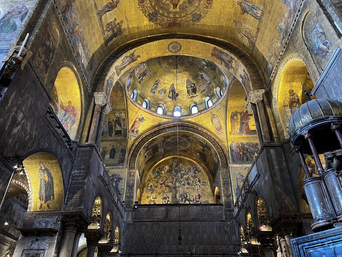 Picture Italy Venice Saint Mark's Basilica 2022-05 137 - Waterfalls Saint Mark's Basilica