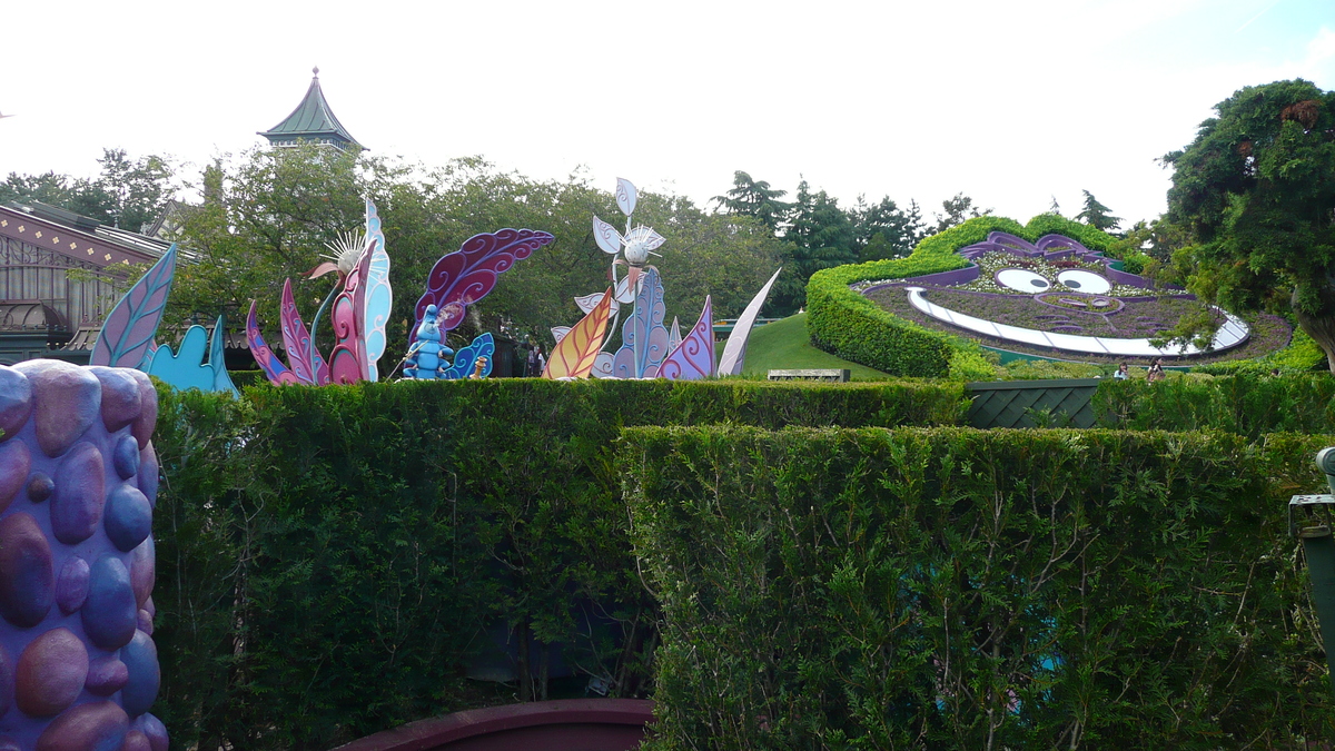 Picture France Disneyland Paris Alice Labyrinth 2007-07 5 - Waterfall Alice Labyrinth