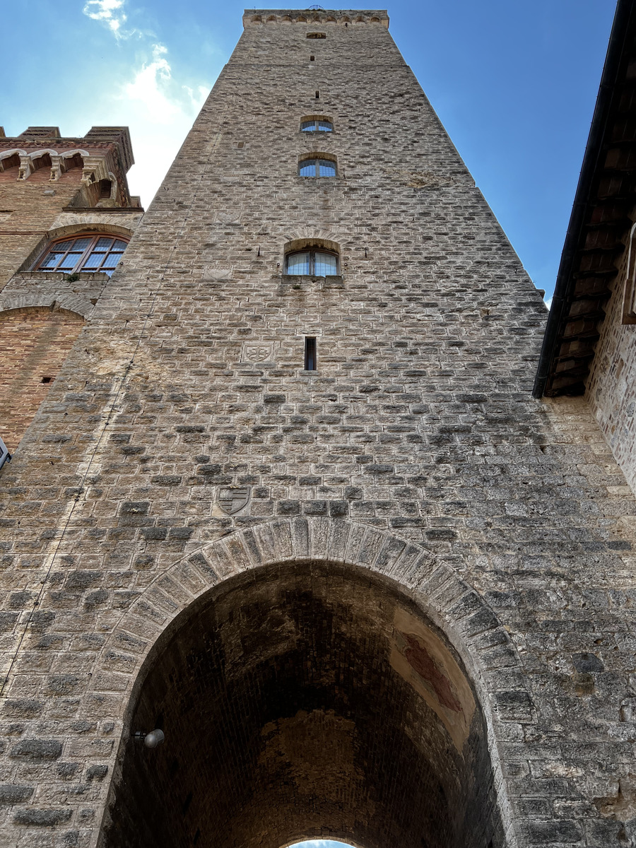 Picture Italy San Gimignano 2022-05 17 - Walking Street San Gimignano