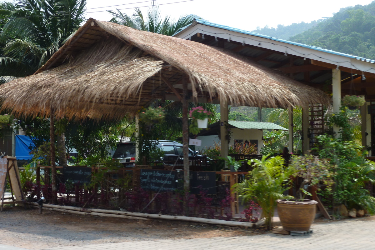 Picture Thailand Ko Chang Island road 2011-02 29 - Lands Island road