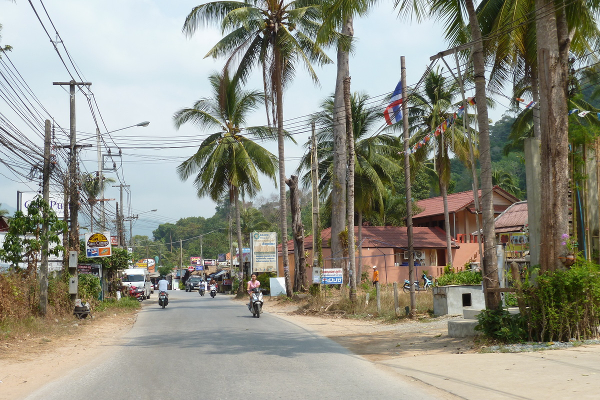 Picture Thailand Ko Chang Island road 2011-02 42 - Sunset Island road