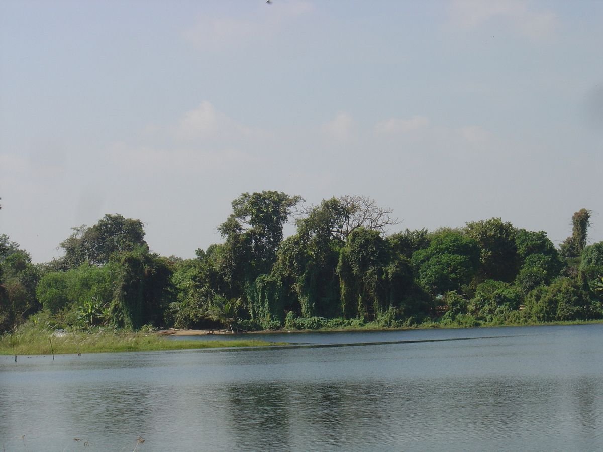 Picture Myanmar Yangon Dusit Inya Lake Hotel 2005-01 11 - Hotels Dusit Inya Lake Hotel