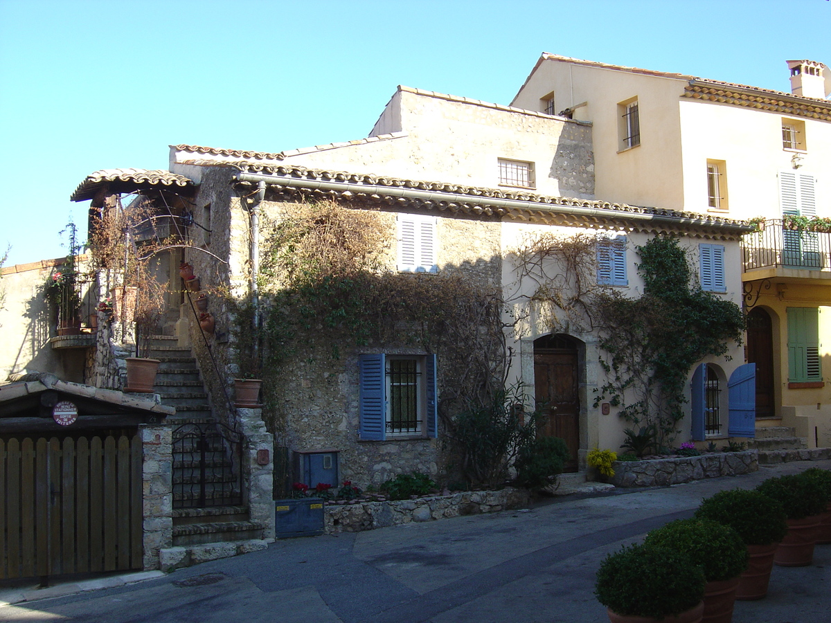 Picture France Mougins 2006-02 43 - Cheap Room Mougins