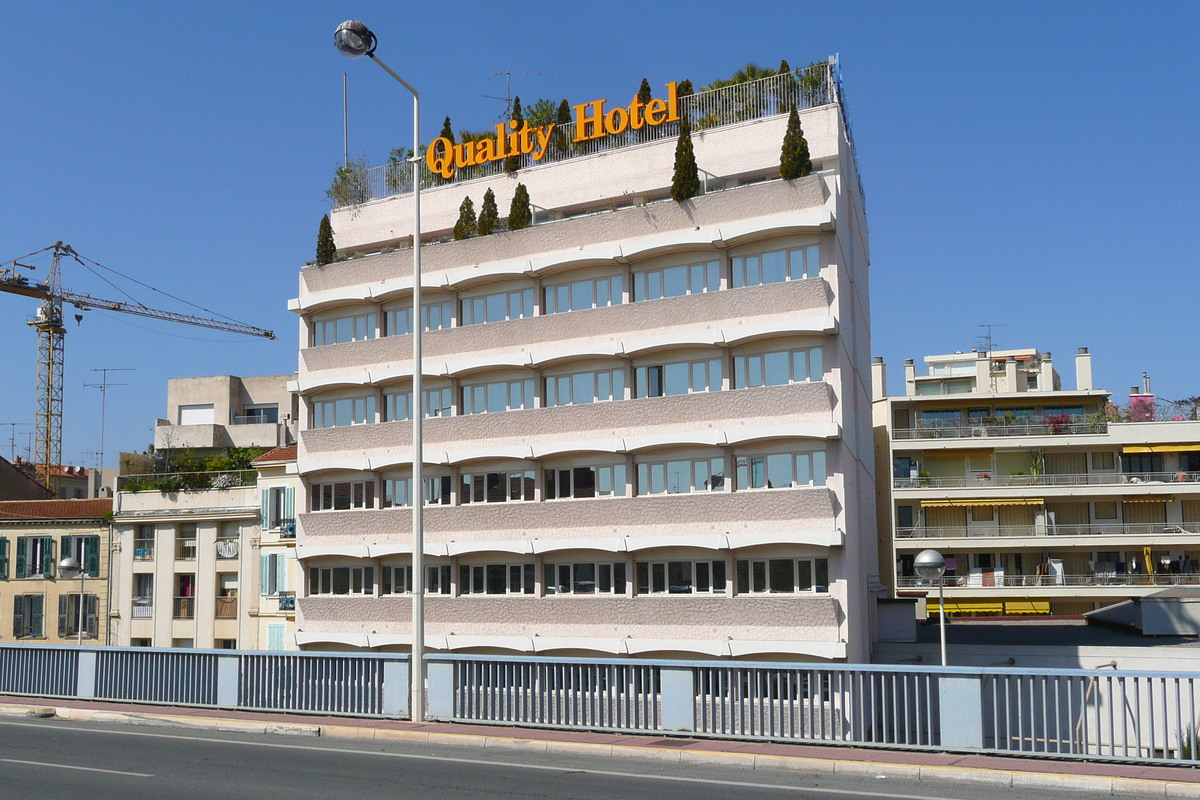 Picture France Cannes Boulevard du Ferrage 2008-03 24 - Monument Boulevard du Ferrage