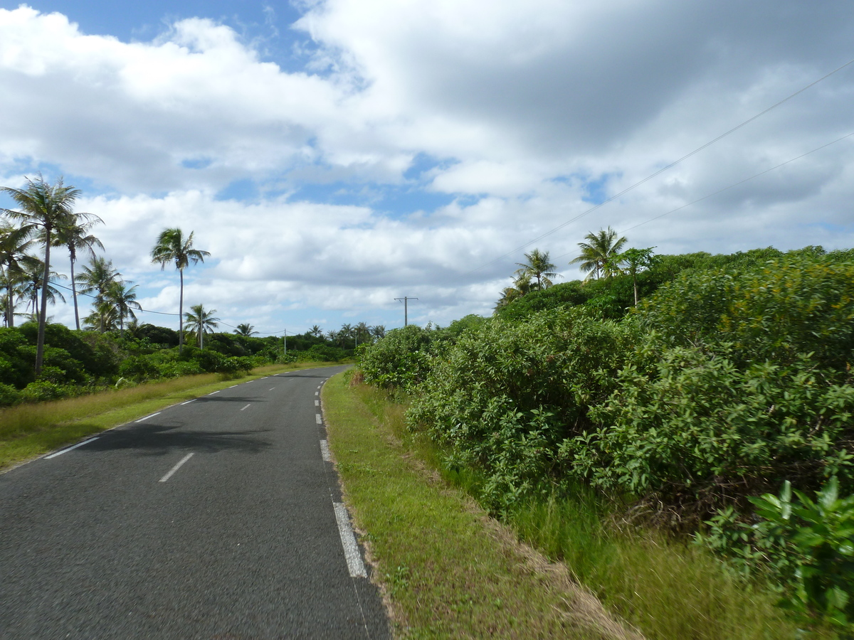 Picture New Caledonia Lifou 2010-05 21 - Streets Lifou