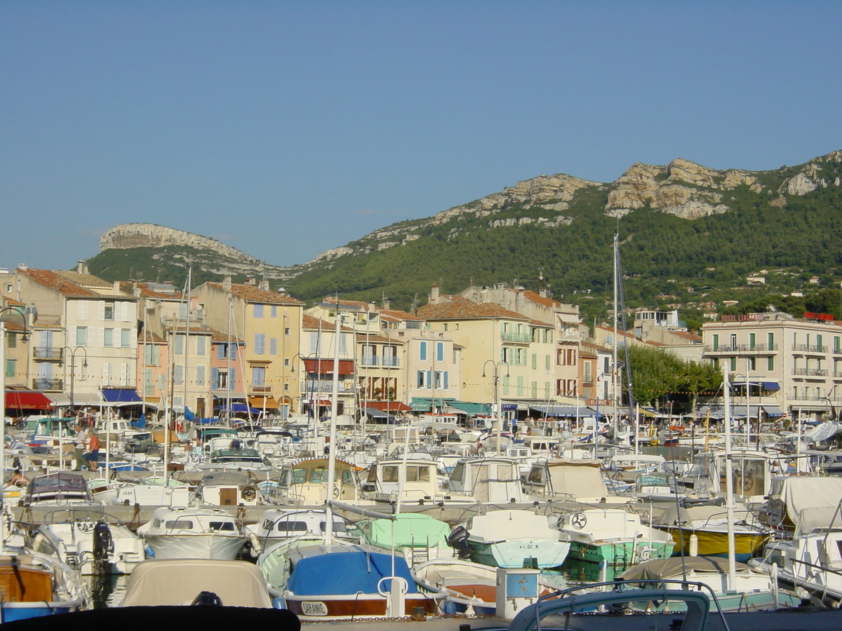 Picture France Cassis 2002-08 7 - Monument Cassis