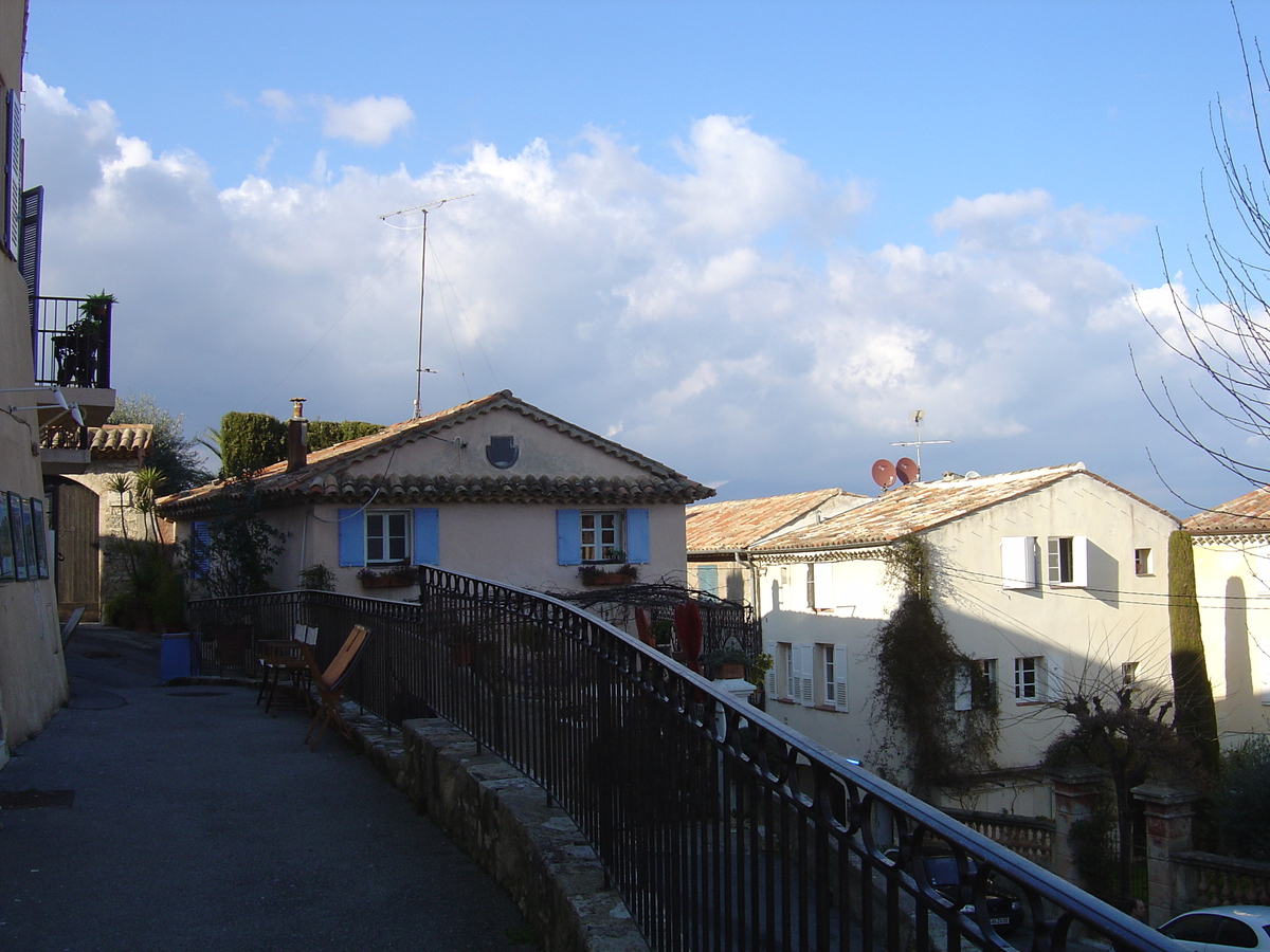 Picture France Mougins 2006-02 12 - City View Mougins