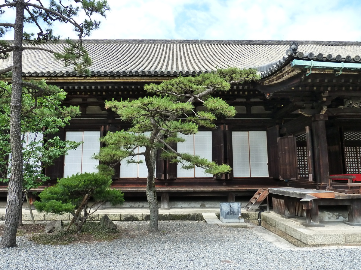 Picture Japan Kyoto Sanjusangendo temple 2010-06 5 - Spring Sanjusangendo temple