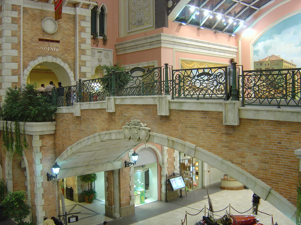 Picture United Arab Emirates Dubai Mercato shopping mall 2005-11 2 - Hotels Mercato shopping mall