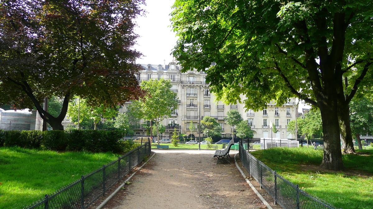 Picture France Paris Avenue Foch 2007-06 109 - Land Avenue Foch