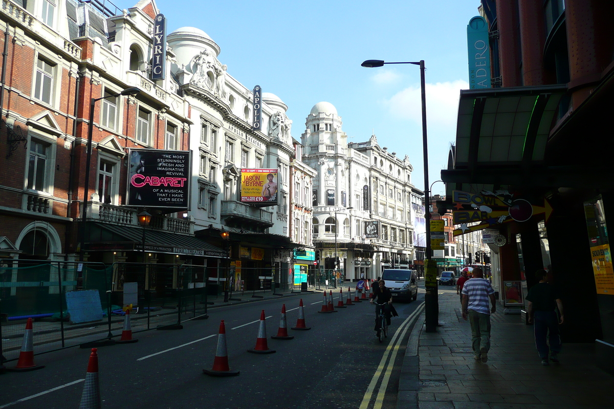 Picture United Kingdom London Shaftesbury Avenue 2007-09 70 - Monument Shaftesbury Avenue