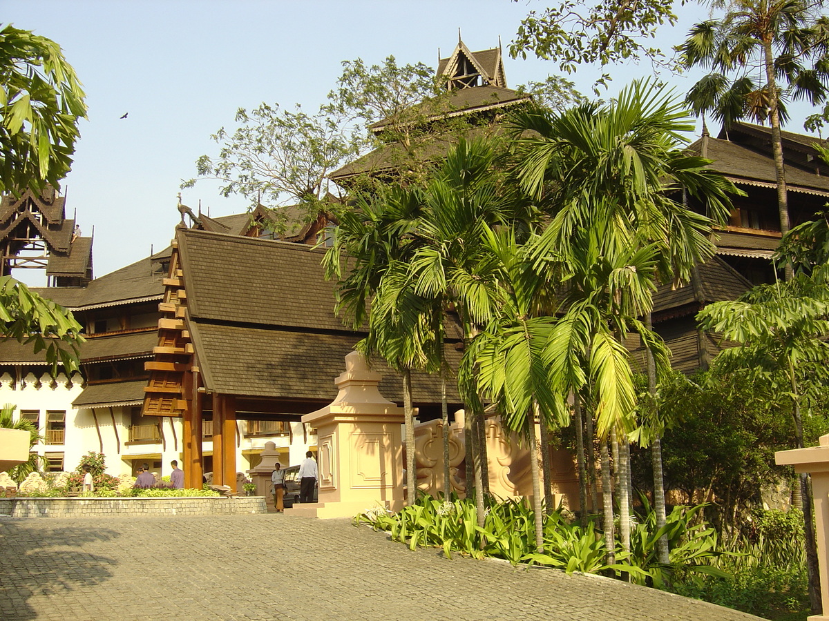 Picture Myanmar Yangon Kandawgyi Palace Hotel 2005-01 4 - Hot Season Kandawgyi Palace Hotel