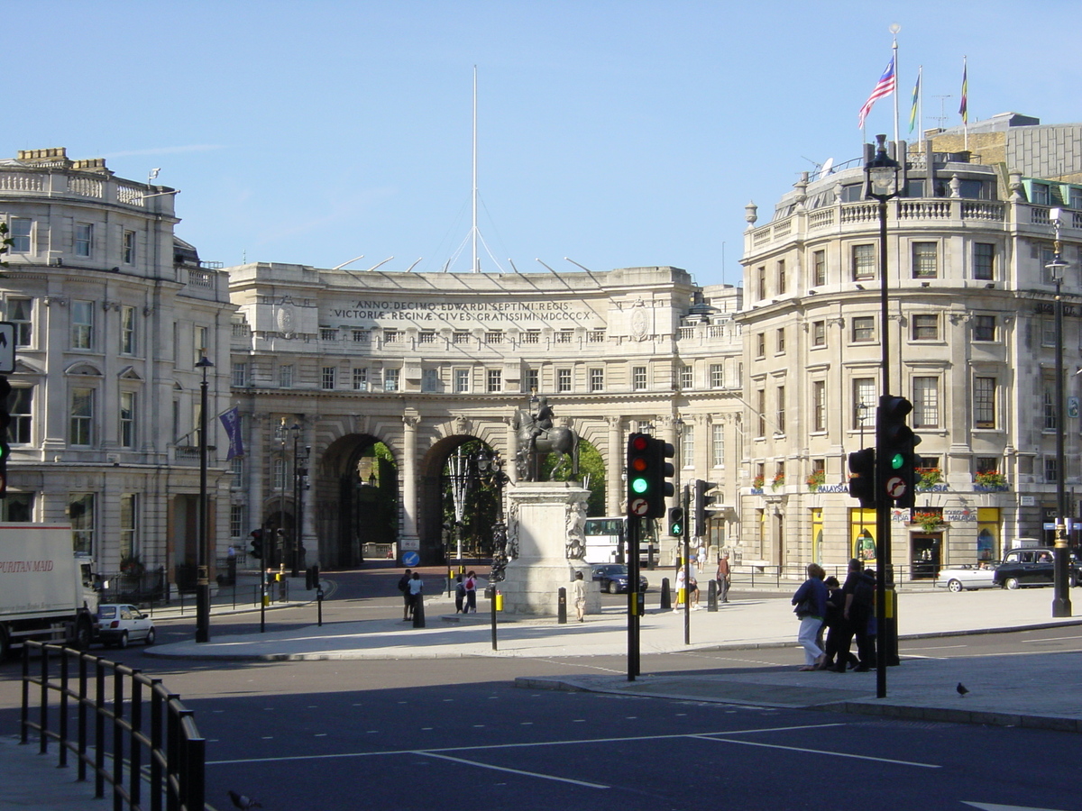 Picture United Kingdom London 2003-08 22 - City View London