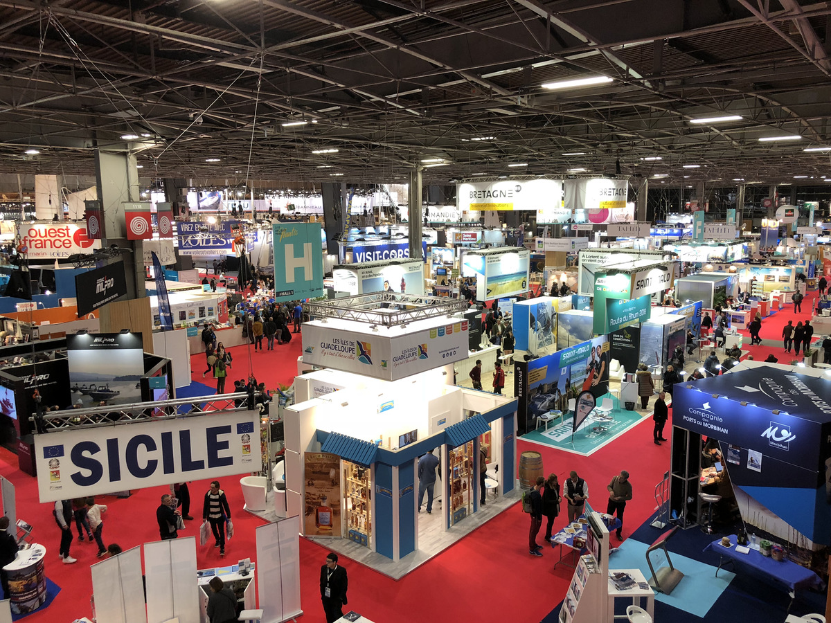 Picture France Paris Salon nautique 2017-12 0 - Waterfalls Salon nautique