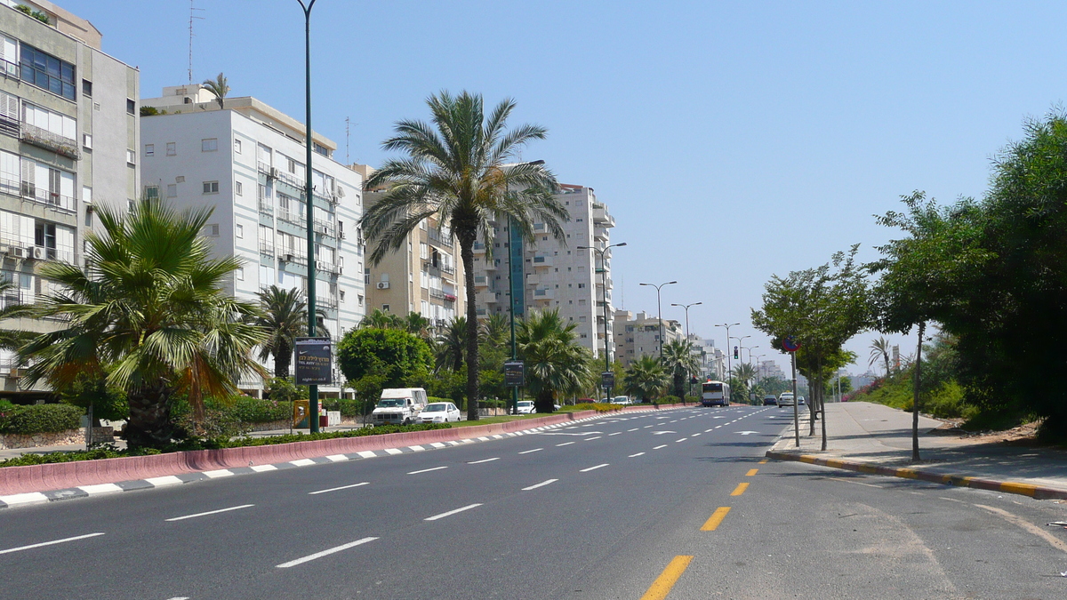 Picture Israel Tel Aviv North Tel Aviv 2007-06 55 - City View North Tel Aviv