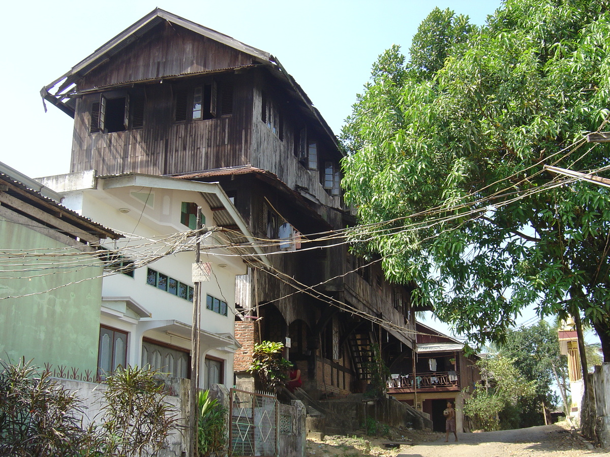 Picture Myanmar Myeik (Mergui) 2005-01 87 - Restaurant Myeik (Mergui)