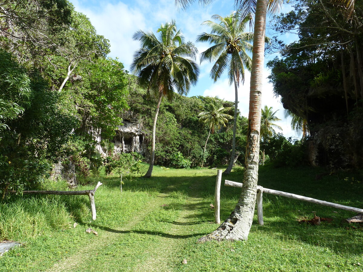 Picture New Caledonia Lifou Josip 2010-05 1 - City Sight Josip