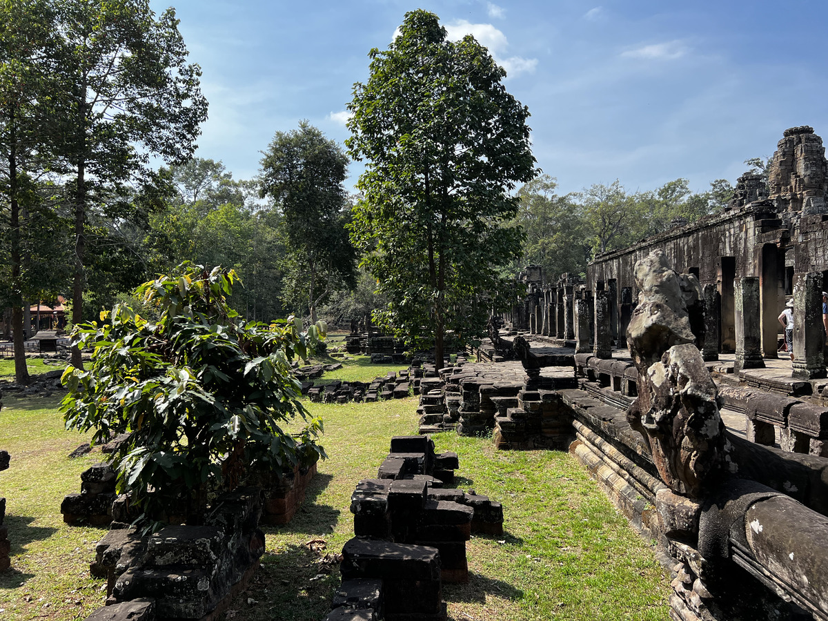 Picture Cambodia Siem Reap Bayon 2023-01 81 - Summer Bayon