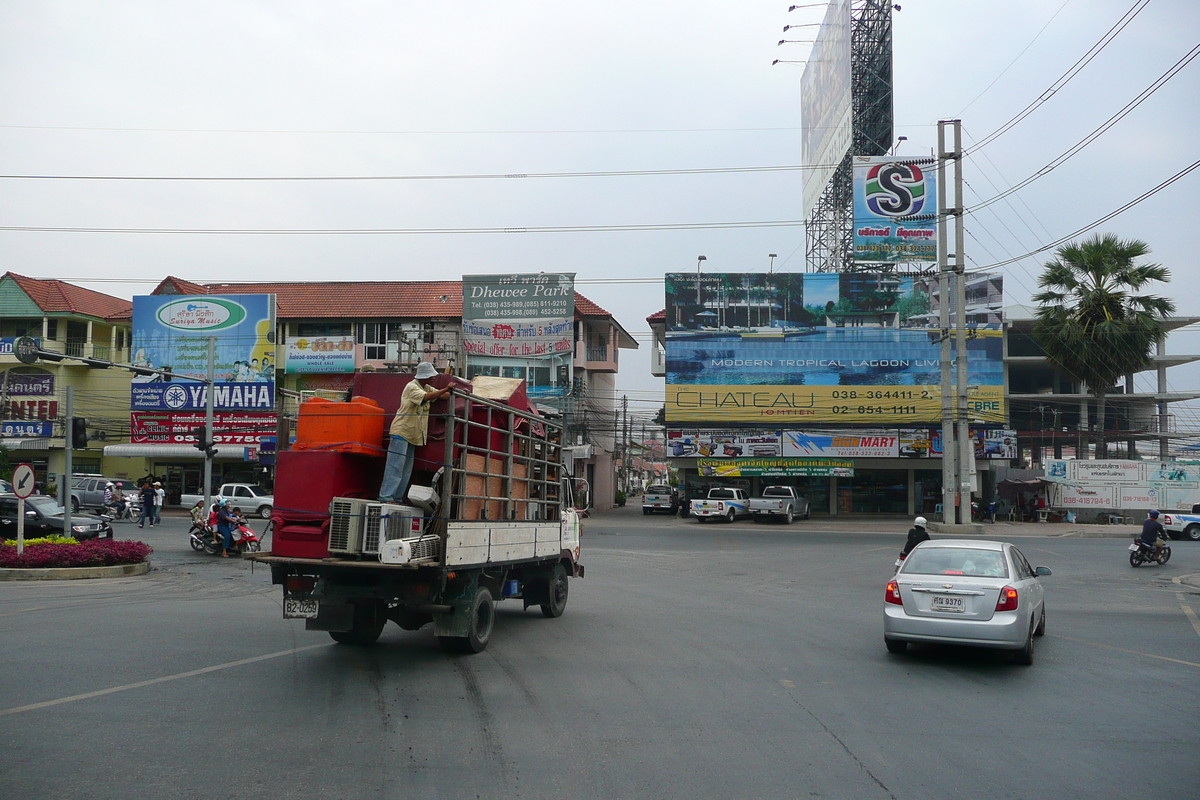 Picture Thailand Chonburi Sukhumvit road 2008-01 26 - City View Sukhumvit road