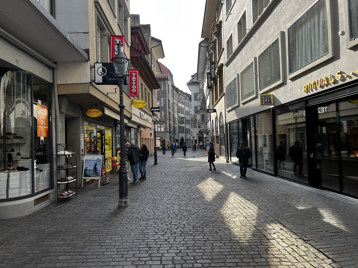 Picture Swiss Luzern 2023-10 16 - Street Luzern