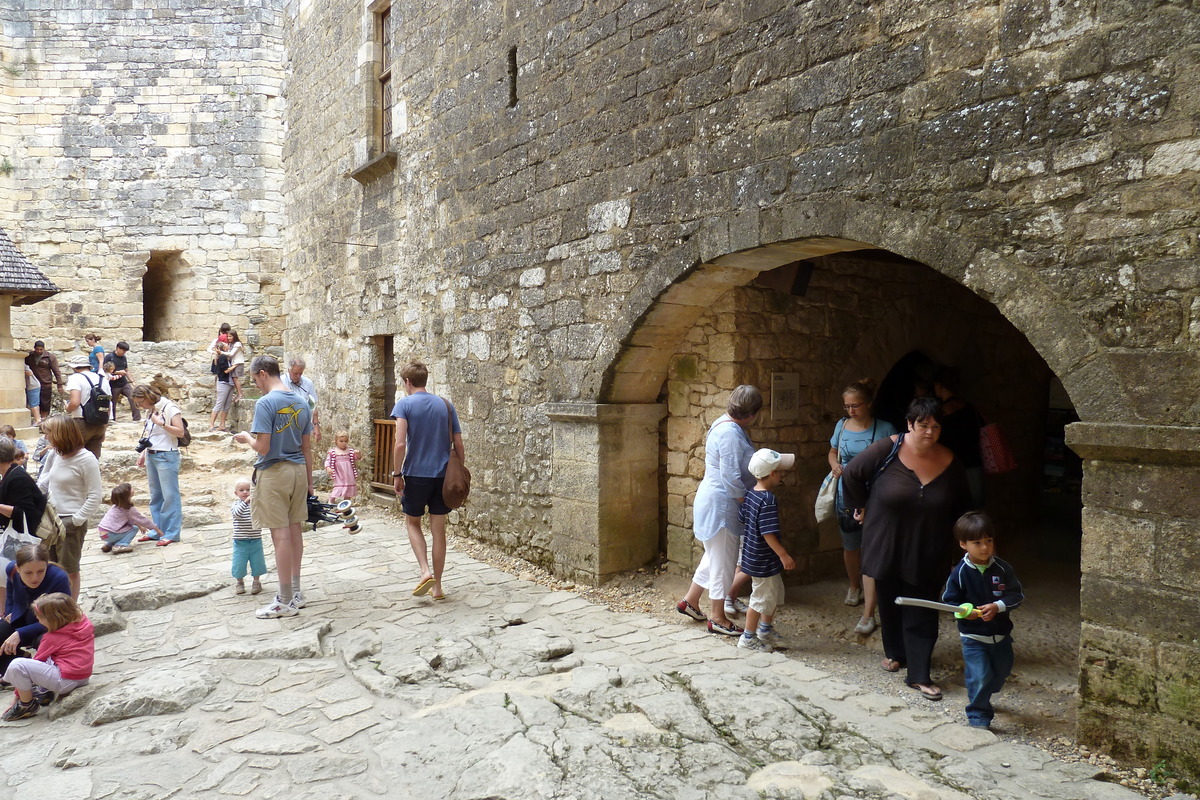 Picture France Castelnaud castle 2010-08 17 - Saving Castelnaud castle