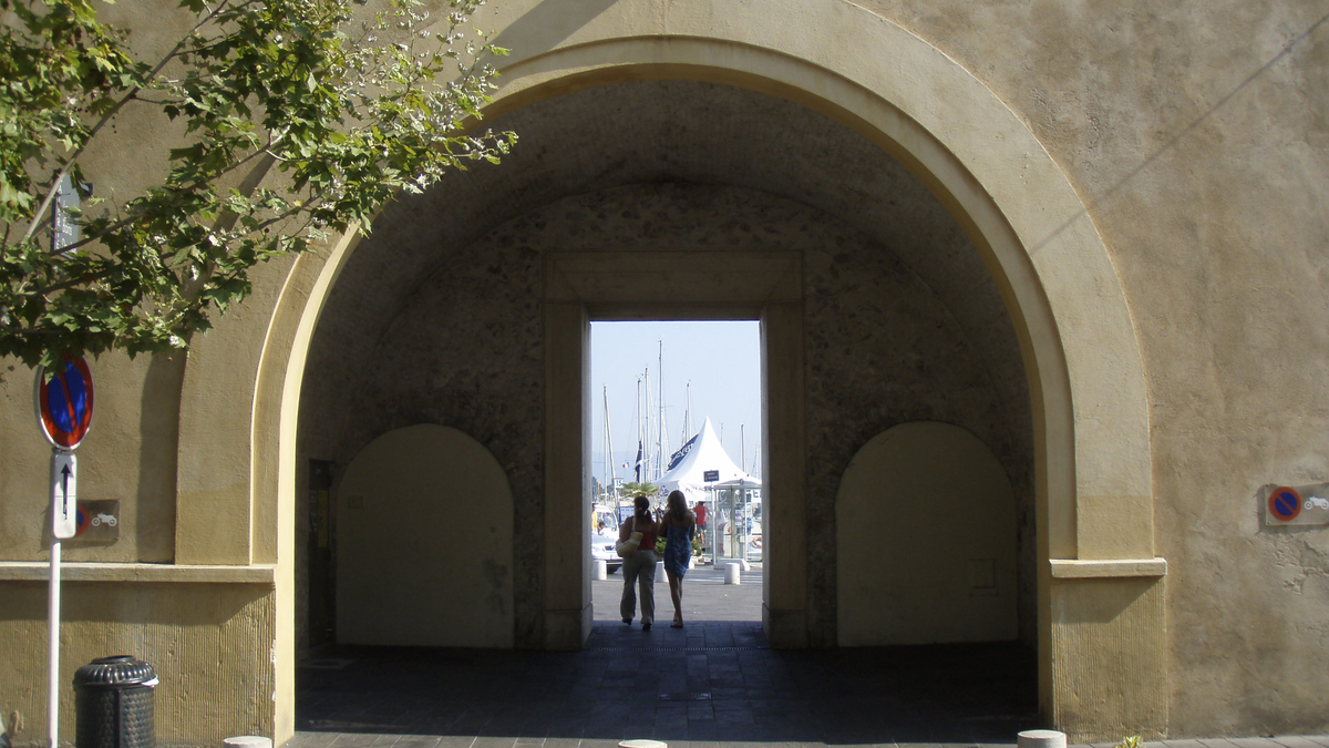 Picture France Antibes Boulevard Aguillon 2007-08 24 - Summer Boulevard Aguillon