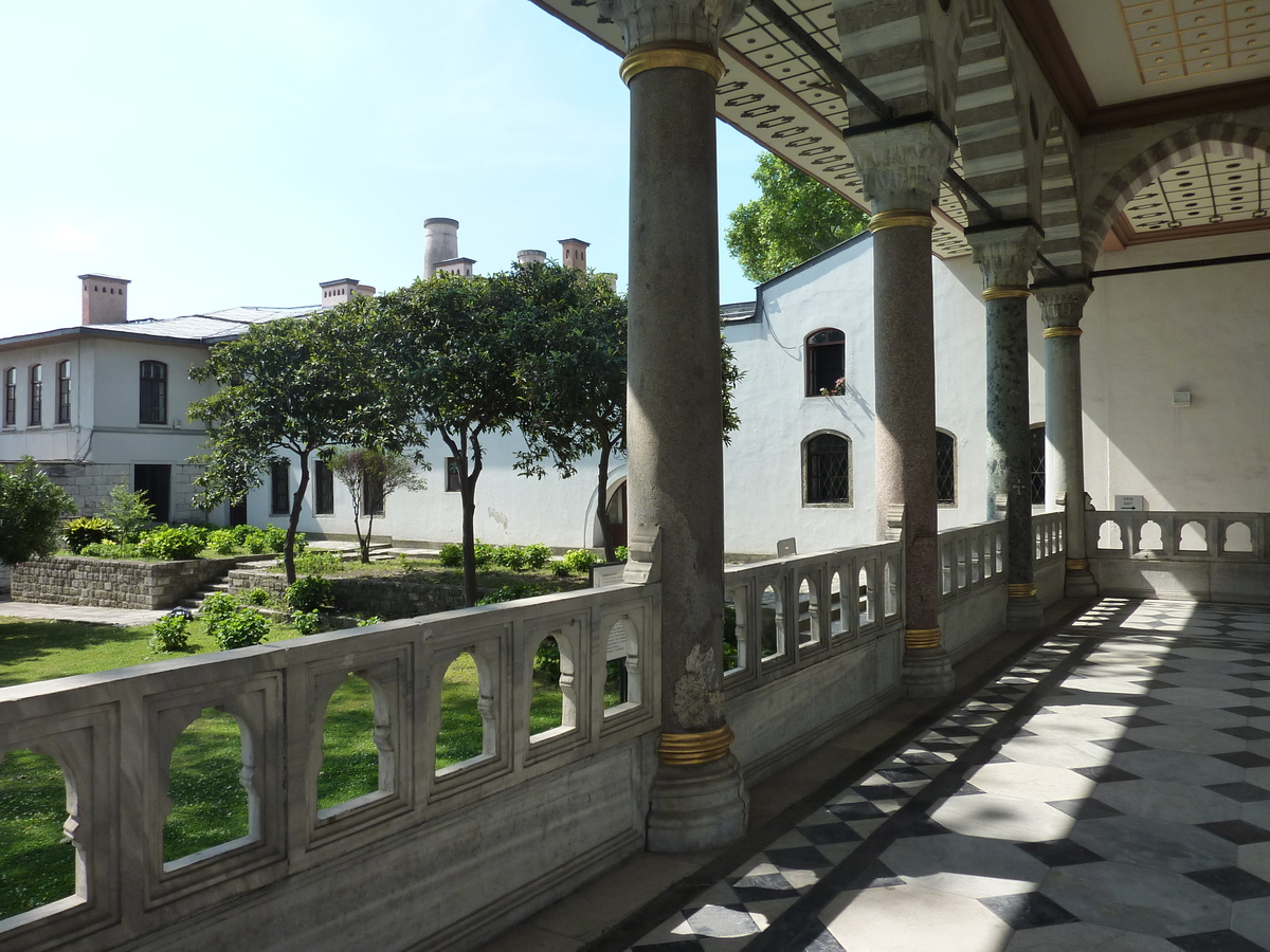 Picture Turkey Istanbul Topkapi Palace 2009-06 17 - Street Topkapi Palace