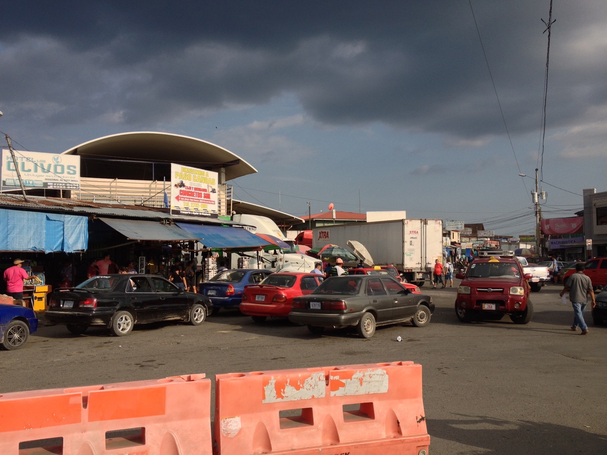 Picture Costa Rica Pacific Border 2015-03 12 - Shopping Pacific Border