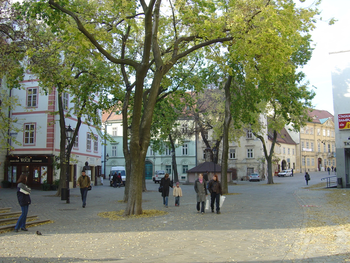 Picture Slovakia Bratislava 2004-11 49 - Monuments Bratislava