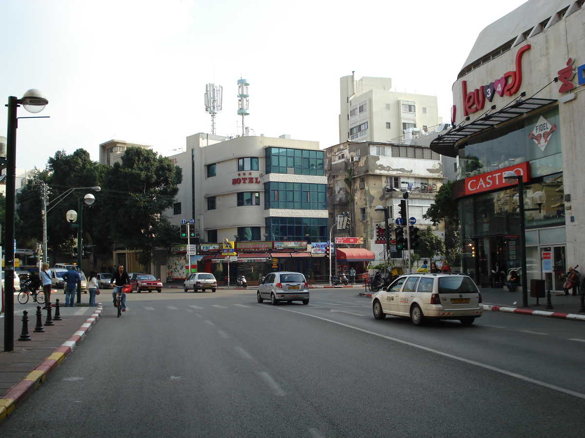 Picture Israel Tel Aviv 2006-12 43 - City Sight Tel Aviv