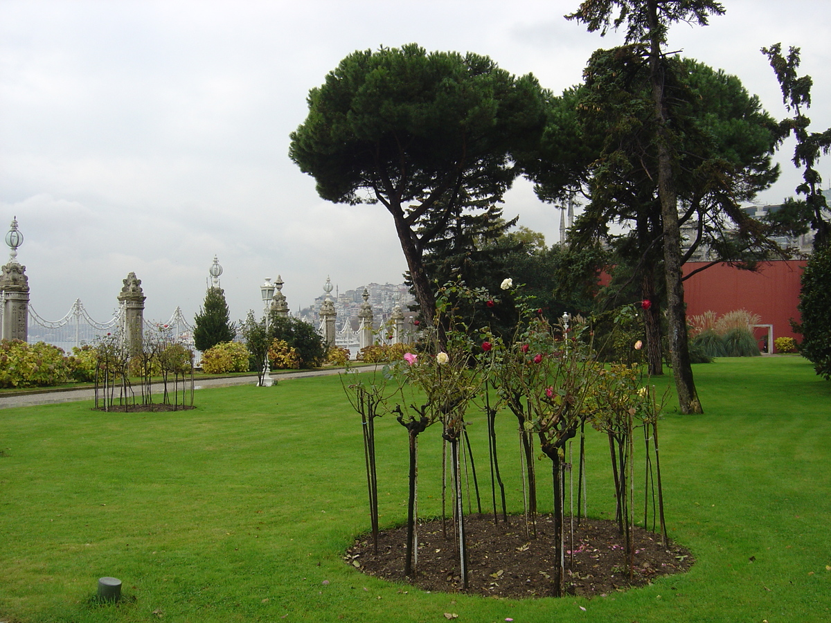 Picture Turkey Istanbul Dolmabahce Palace 2004-12 72 - Weather Dolmabahce Palace