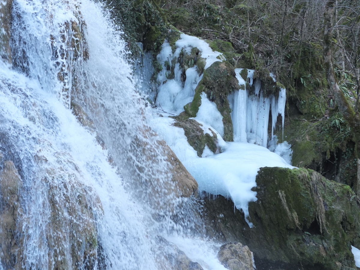 Picture France Arbois 2012-02 13 - Waterfall Arbois