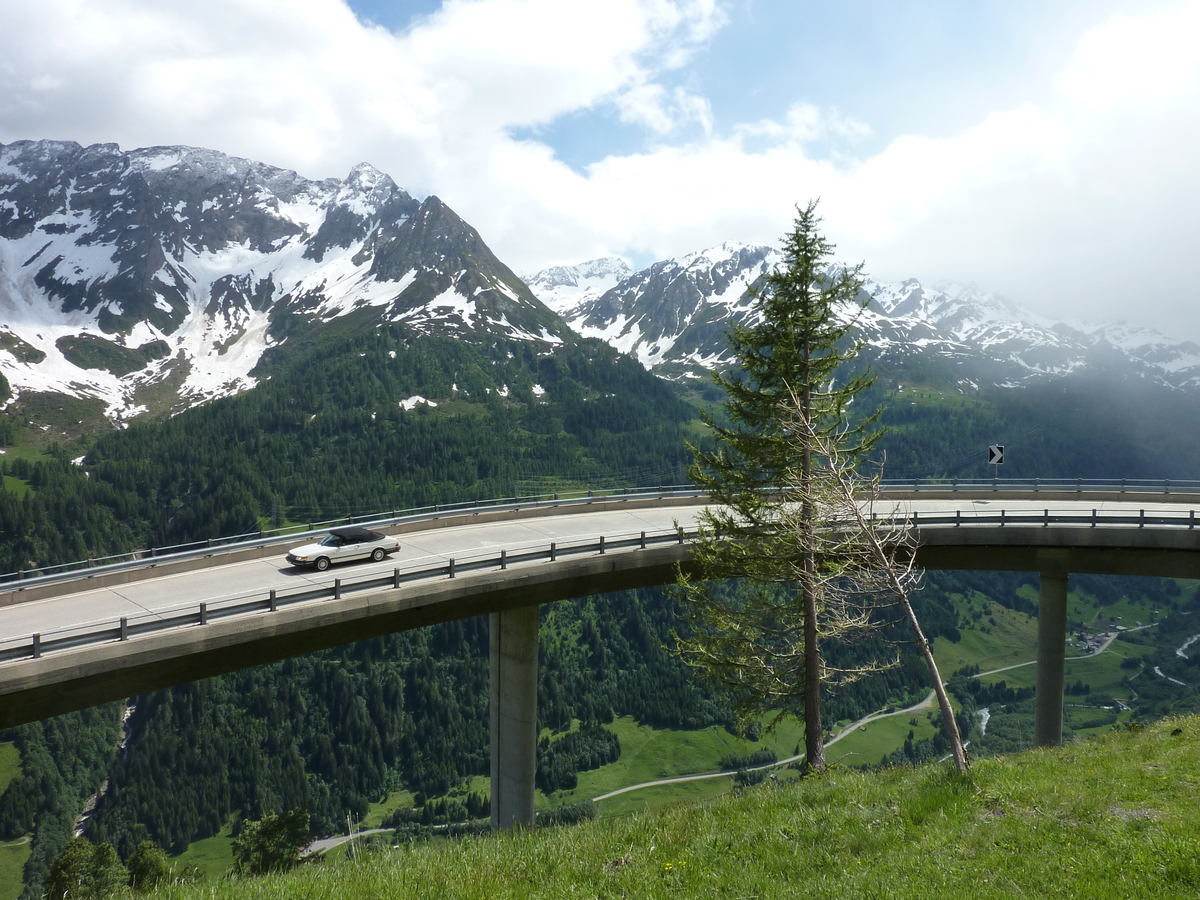 Picture Swiss Gotthard Pass 2009-06 60 - Monument Gotthard Pass