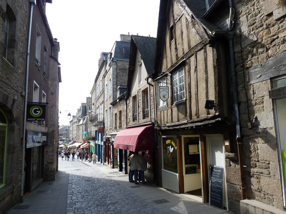 Picture France Dinan 2010-04 127 - Street Dinan