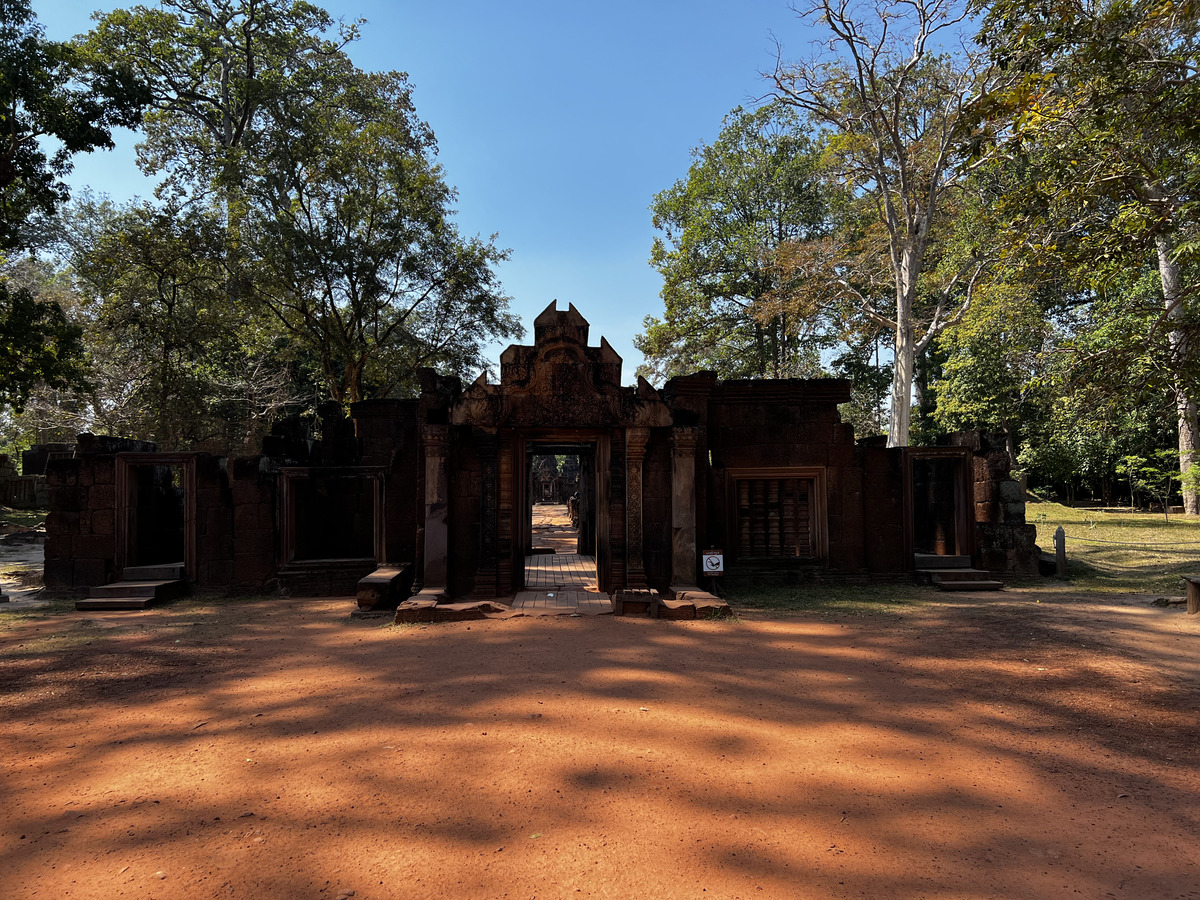 Picture Cambodia Siem Reap ⁨Banteay Srei⁩ 2023-01 40 - Sunrise ⁨Banteay Srei⁩