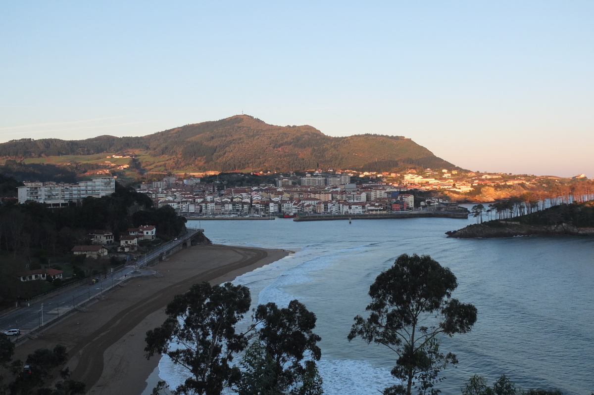 Picture Spain Basque Country 2013-01 11 - Monument Basque Country