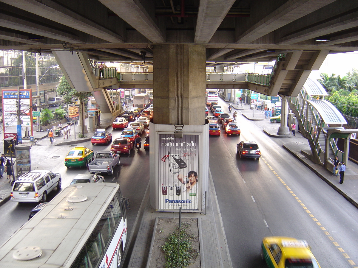 Picture Thailand Bangkok Sky Train 2004-12 113 - Cheap Room Sky Train