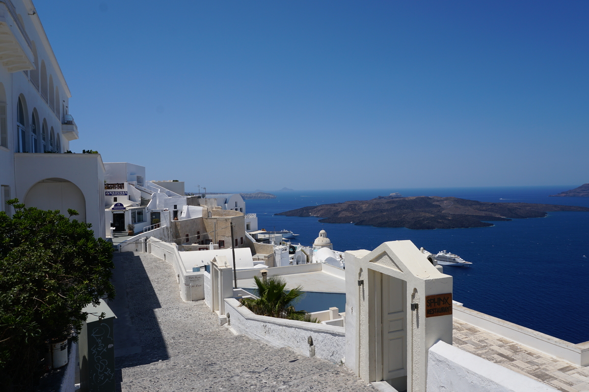 Picture Greece Santorini Fira 2016-07 29 - Monument Fira