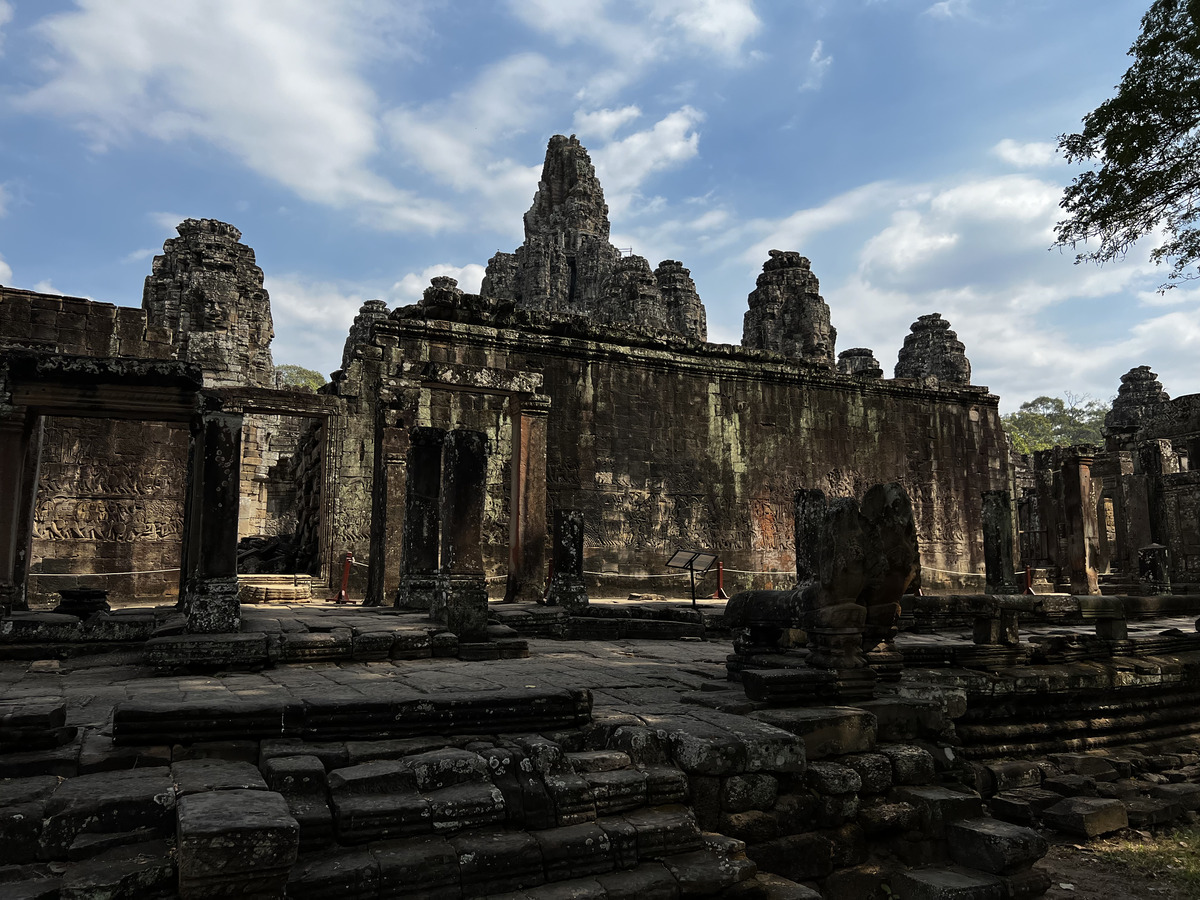 Picture Cambodia Siem Reap Bayon 2023-01 78 - Hotels Bayon