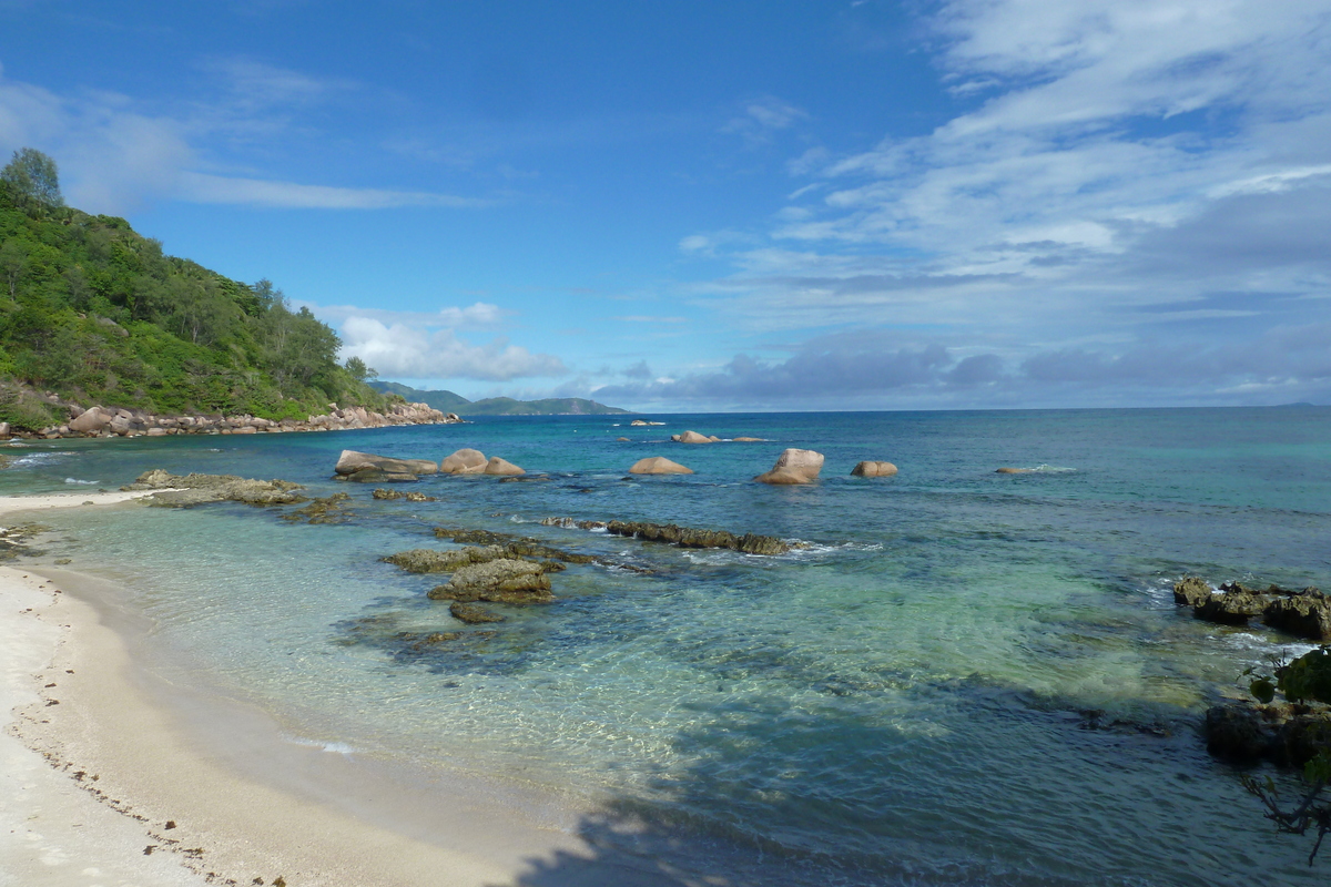 Picture Seychelles Praslin 2011-10 218 - Hotel Pools Praslin