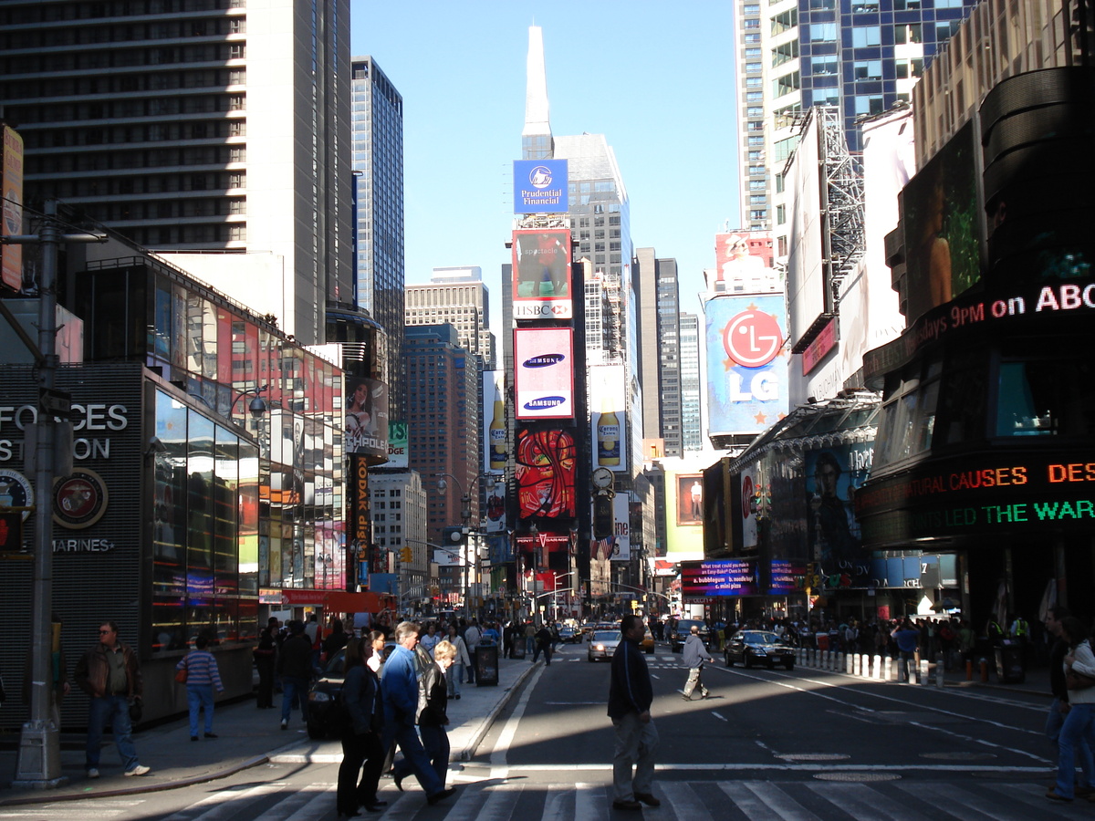 Picture United States New York Time Square 2006-03 39 - Room Time Square