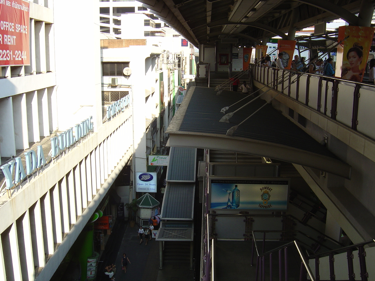 Picture Thailand Bangkok Sky Train 2004-12 14 - Cost Sky Train