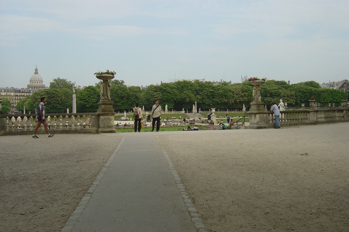 Picture France Paris Luxembourg Garden 2007-04 76 - Lakes Luxembourg Garden