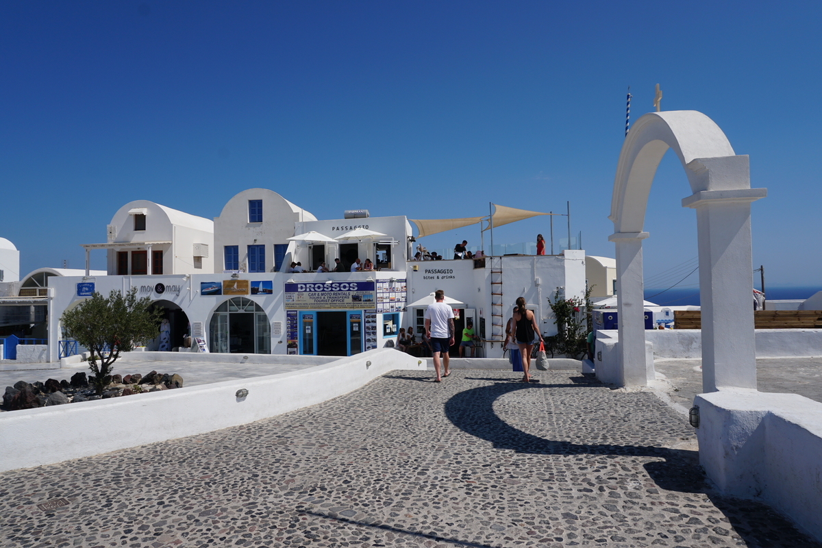 Picture Greece Santorini Oia 2016-07 5 - Walking Street Oia