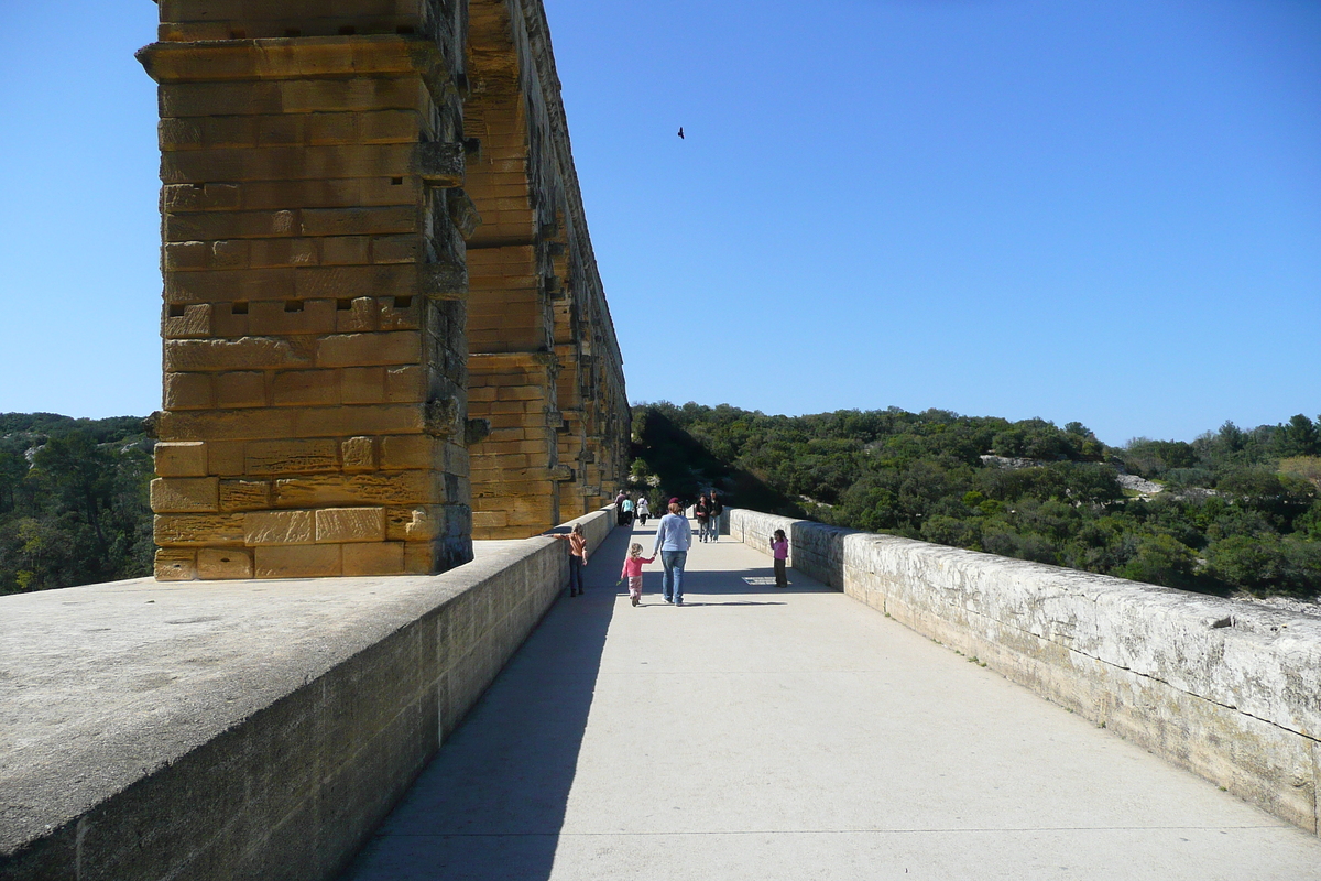 Picture France Pont du Gard 2008-04 30 - Summer Pont du Gard