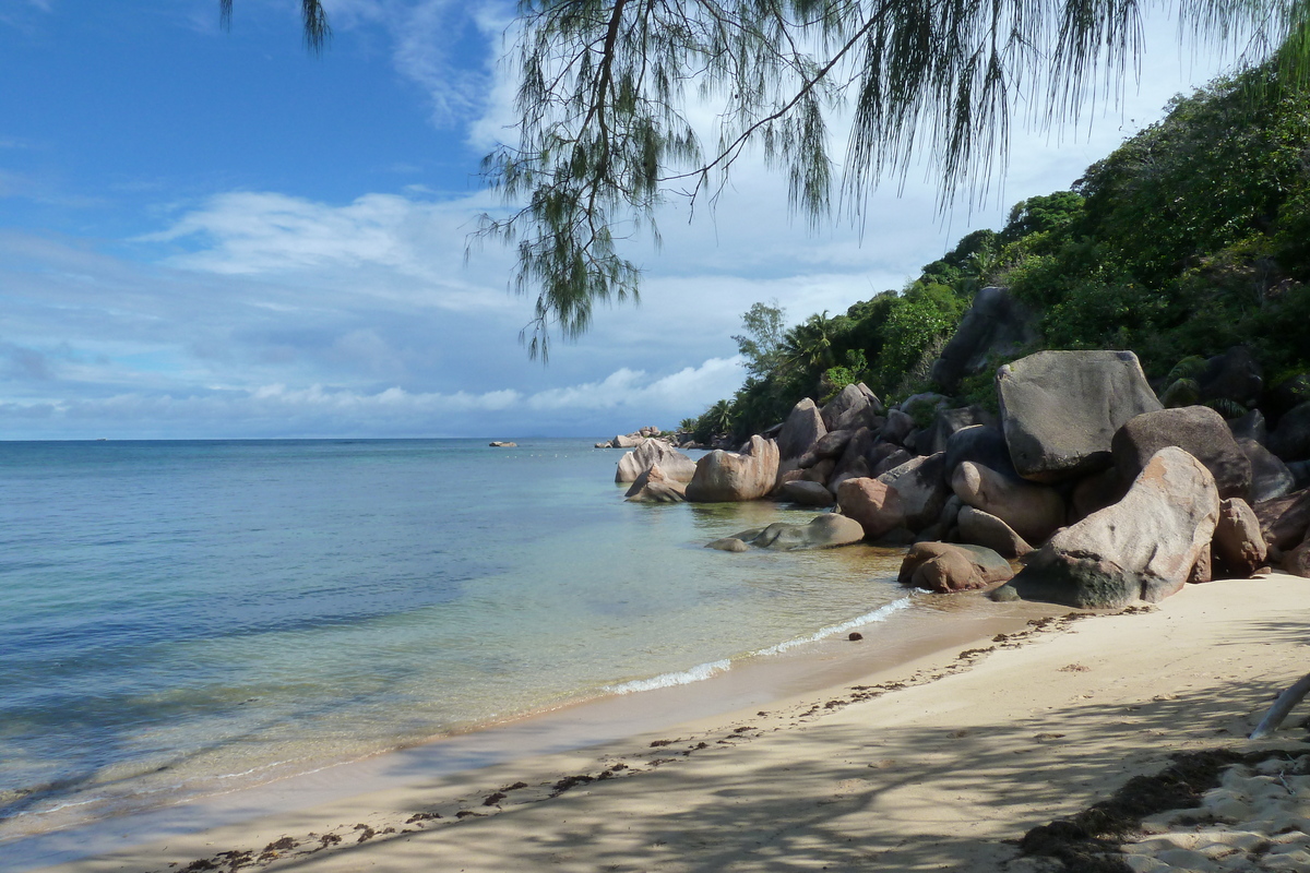 Picture Seychelles 2011-10 99 - Monument Seychelles