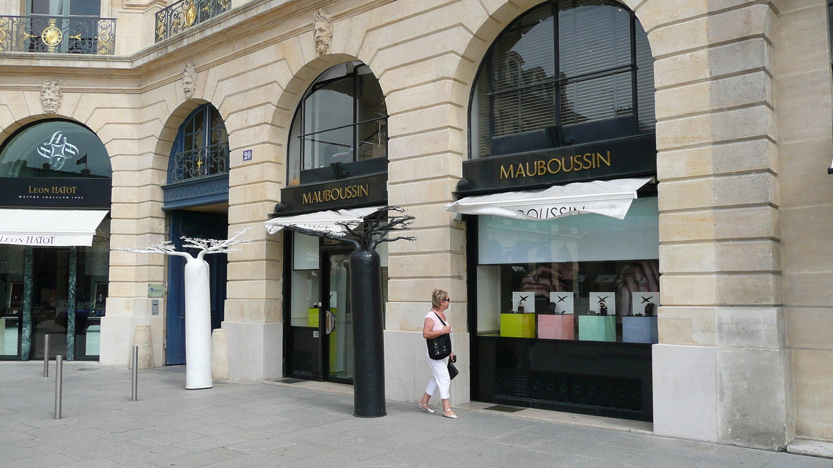 Picture France Paris Place Vendome 2007-07 15 - Rain Season Place Vendome