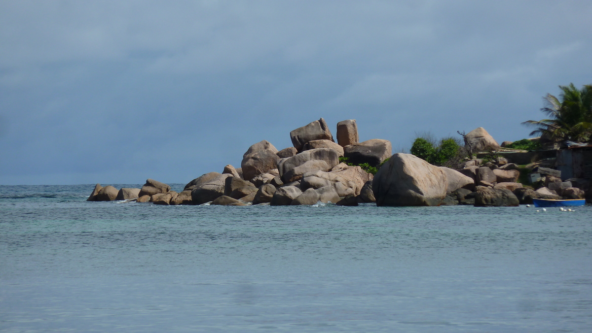 Picture Seychelles Praslin 2011-10 156 - Waterfall Praslin