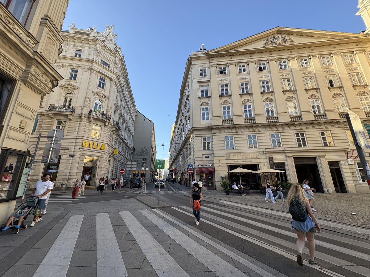 Picture Austria Vienna 2025-09 19 - Street Vienna