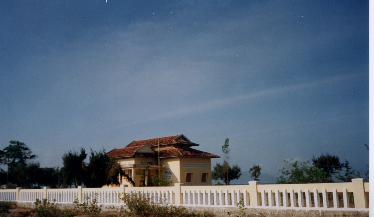 Picture Vietnam 1996-03 11 - Monument Vietnam